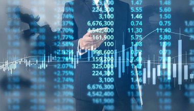  İşadamı, işinde grafik büyümesi ve grafik artışı için olumlu göstergeler planlıyor