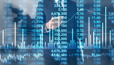  İşadamı, işinde grafik büyümesi ve grafik artışı için olumlu göstergeler planlıyor