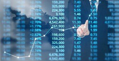  İşadamı, işinde grafik büyümesi ve grafik artışı için olumlu göstergeler planlıyor