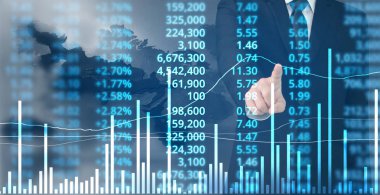  İşadamı, işinde grafik büyümesi ve grafik artışı için olumlu göstergeler planlıyor