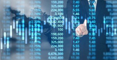  İşadamı, işinde grafik büyümesi ve grafik artışı için olumlu göstergeler planlıyor