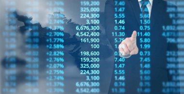  İşadamı, işinde grafik büyümesi ve grafik artışı için olumlu göstergeler planlıyor