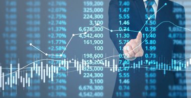  İşadamı, işinde grafik büyümesi ve grafik artışı için olumlu göstergeler planlıyor