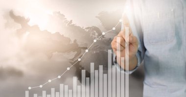  İşadamı, işinde grafik büyümesi ve grafik artışı için olumlu göstergeler planlıyor