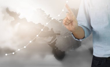  İşadamı, işinde grafik büyümesi ve grafik artışı için olumlu göstergeler planlıyor