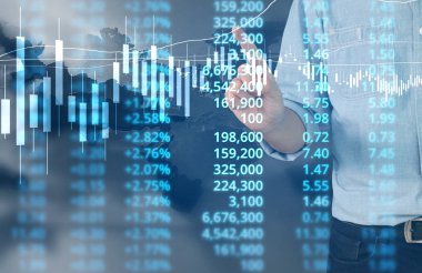  İşadamı planı büyüme ve grafik olumlu indicato artması