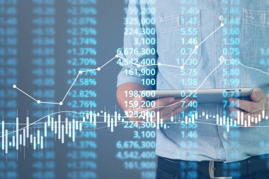  İşadamı, işinde grafik büyümesi ve grafik artışı için olumlu göstergeler planlıyor