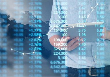  İşadamı, işinde grafik büyümesi ve grafik artışı için olumlu göstergeler planlıyor