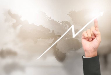  İşadamı, işinde grafik büyümesi ve grafik artışı için olumlu göstergeler planlıyor