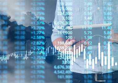  İşadamı, işinde grafik büyümesi ve grafik artışı için olumlu göstergeler planlıyor