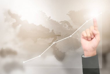  İşadamı, işinde grafik büyümesi ve grafik artışı için olumlu göstergeler planlıyor