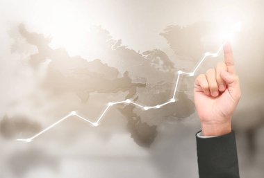  İşadamı, işinde grafik büyümesi ve grafik artışı için olumlu göstergeler planlıyor