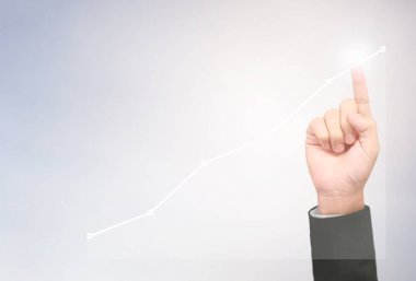  İşadamı, işinde grafik büyümesi ve grafik artışı için olumlu göstergeler planlıyor