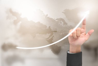  İşadamı, işinde grafik büyümesi ve grafik artışı için olumlu göstergeler planlıyor