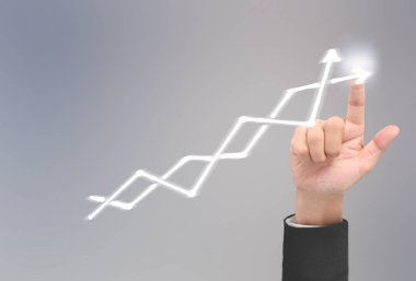  İşadamı, işinde grafik büyümesi ve grafik artışı için olumlu göstergeler planlıyor