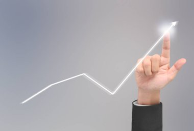  İşadamı, işinde grafik büyümesi ve grafik artışı için olumlu göstergeler planlıyor