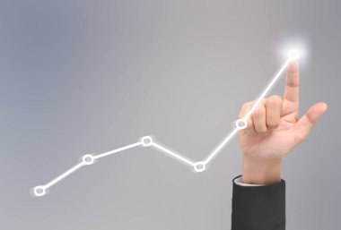  İşadamı, işinde grafik büyümesi ve grafik artışı için olumlu göstergeler planlıyor