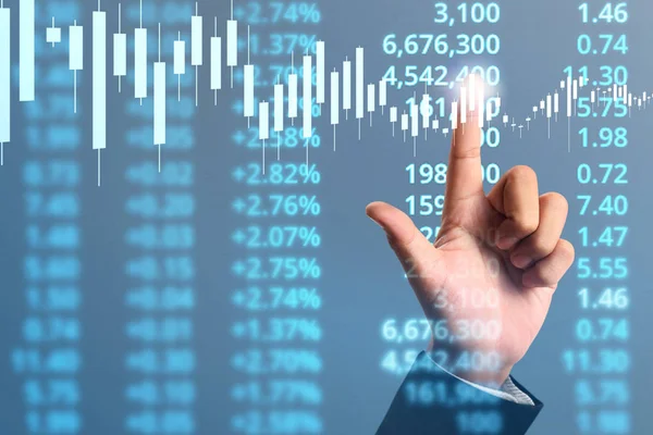  İşadamı planı büyüme ve grafik olumlu indicato artması