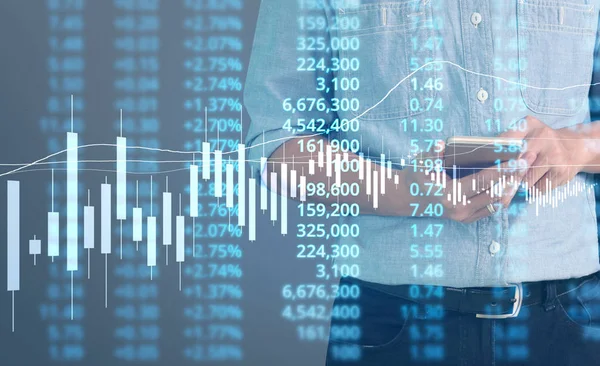  İşadamı, işinde grafik büyümesi ve grafik artışı için olumlu göstergeler planlıyor