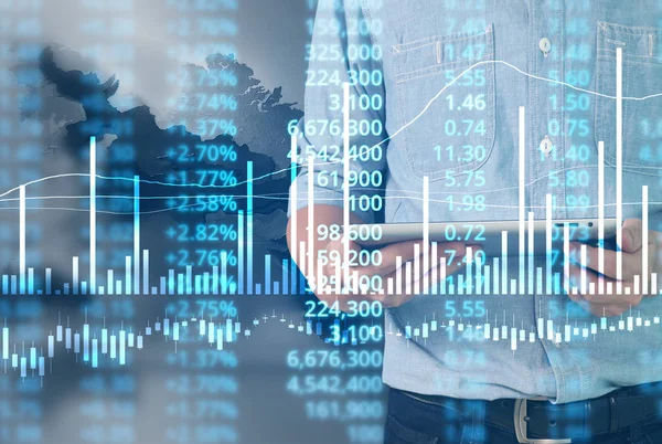  İşadamı, işinde grafik büyümesi ve grafik artışı için olumlu göstergeler planlıyor