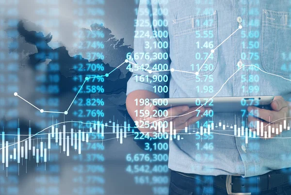  İşadamı, işinde grafik büyümesi ve grafik artışı için olumlu göstergeler planlıyor