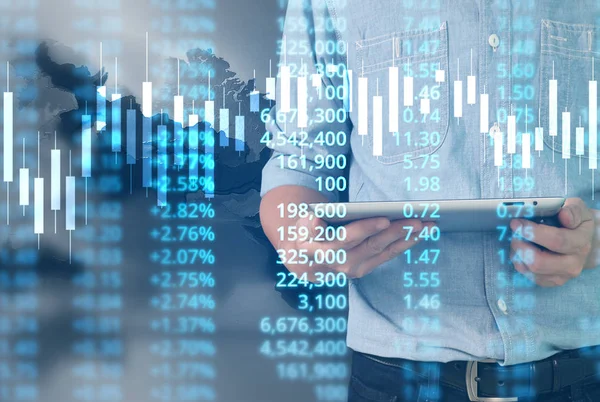  İşadamı, işinde grafik büyümesi ve grafik artışı için olumlu göstergeler planlıyor