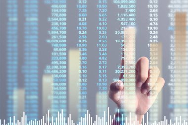 İş adamı grafik büyümesi ve grafik artışı