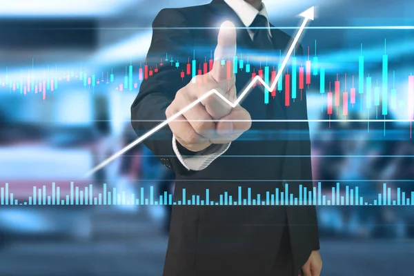 İşadamı, işinde grafik büyümesi ve grafik artışı için olumlu göstergeler planlıyor