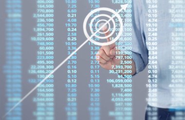 İş adamı grafik büyümesi ve grafik artışı