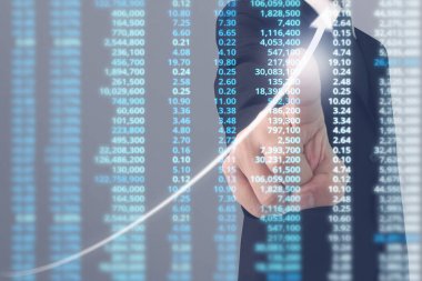 İş adamı grafik büyümesi ve grafik artışı