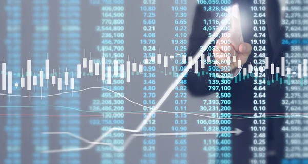 İş adamı grafik büyümesi ve grafik artışı