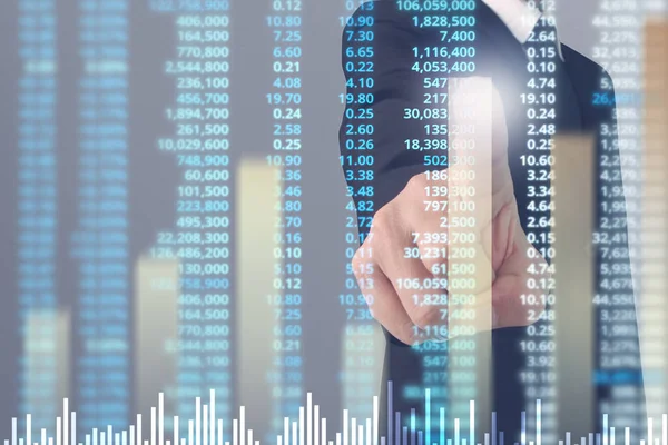 İş adamı grafik büyümesi ve grafik artışı