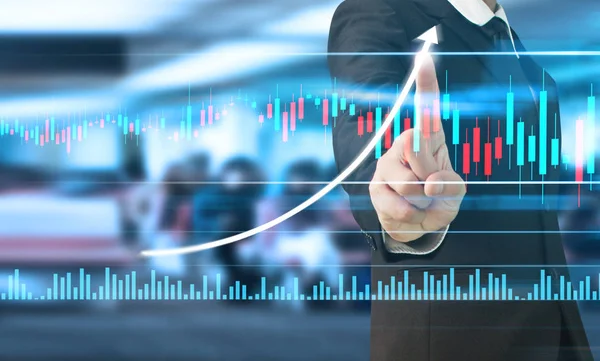 İşadamı, işinde grafik büyümesi ve grafik artışı için olumlu göstergeler planlıyor