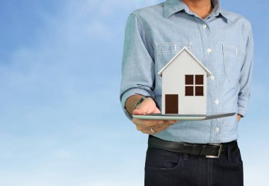 alıcı müşteri, evde el veren satıcı kişi