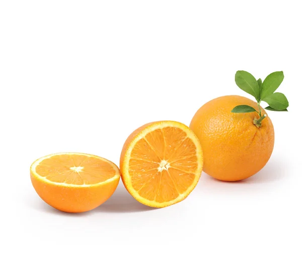 Naranja Con Hojas Aisladas — Foto de Stock