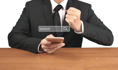 İş adamı, el ele tutuşan akıllı telefon Dokunmatik ekran