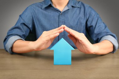  El ele tutuşmalar, ev emlakçılığı