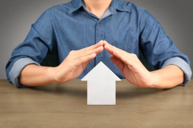  El ele tutuşmalar, ev emlakçılığı