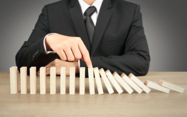 Domino konseptini durdurma, iş çözümü
