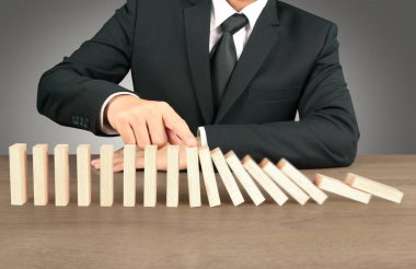 Domino konseptini durdurma, iş çözümü
