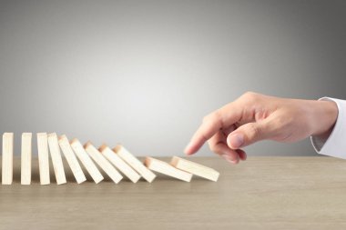 Domino konseptini durdurma, iş çözümü
