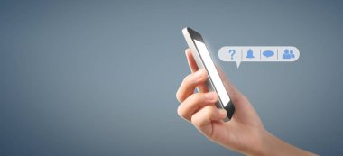 smartphone aygıt tutarak ve ekran dokunaklı adam el