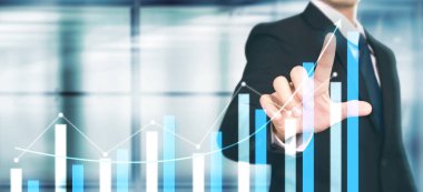 İş adamı planında grafik artışı artışı pozitif göstergesi