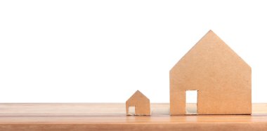 Ev Modeli ahşap alanda. Ev, Konut ve Gayrimenkul.