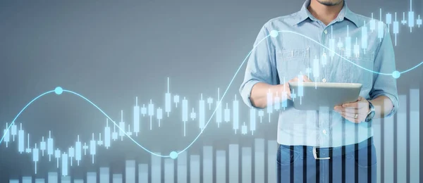 Üzletember terv grafikon növekedése és növekedése chart pozitív ind — Stock Fotó