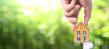 Elinde Ev Konut Yapısı 