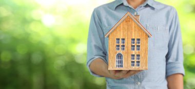 Elinde Ev Konut Yapısı 