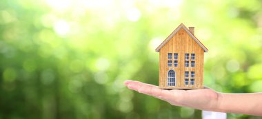 Elinde Ev Konut Yapısı 