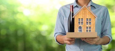 Elinde Ev Konut Yapısı 