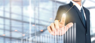 İş adamı grafik büyümesi ve grafik artışı